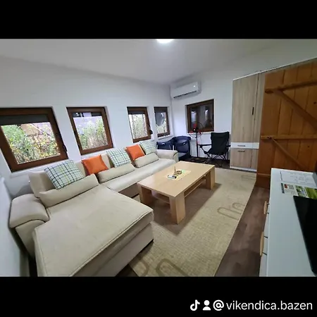 بيت للعطل Vikendica Sa Bazenom I Jakuzzi