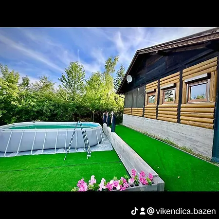 Vikendica Sa Bazenom I Jakuzzi بيت للعطل *